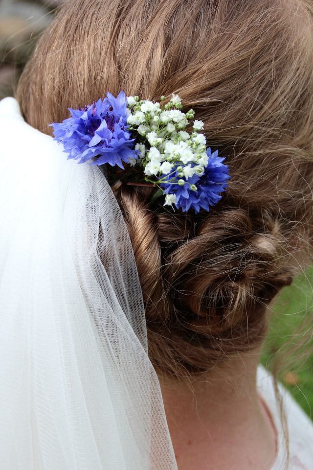 diy wedding flowers hair