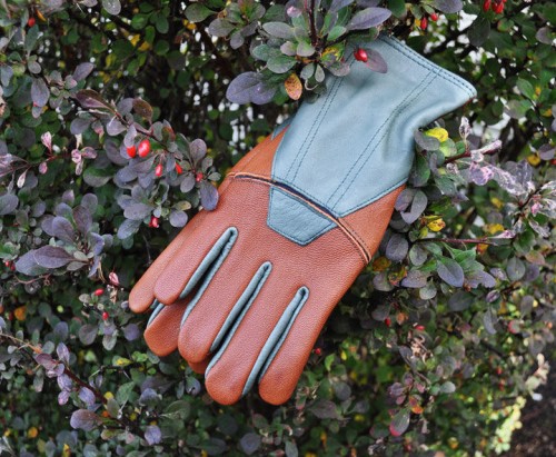 Forester garden gloves by Fields and Lane