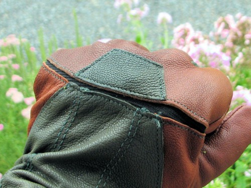 Forester glove showing elastic gusset